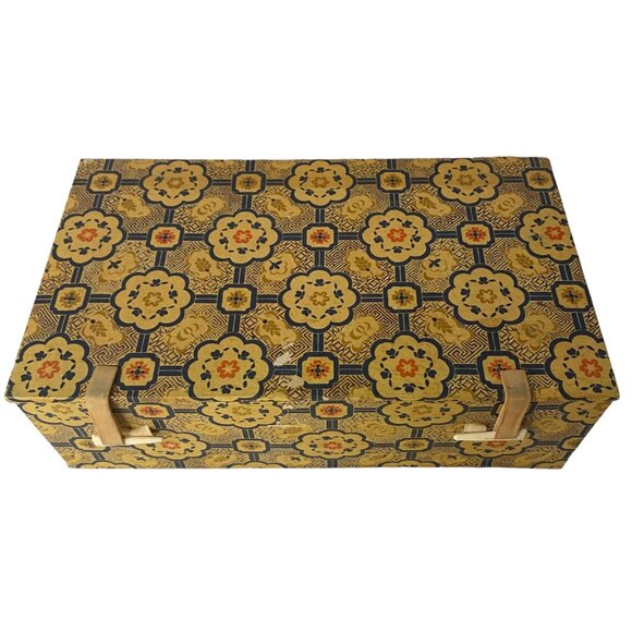 Chinese painted glass egg redwood stand cat butterfly reverse paint 7.5" - Picture 3 of 16